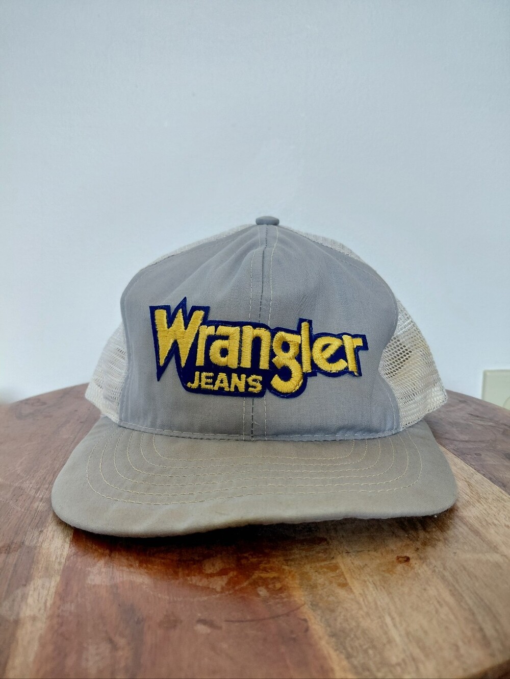 VINTAGE 80's Wrangler Jeans Logo Light Gray Trucker Hat OS